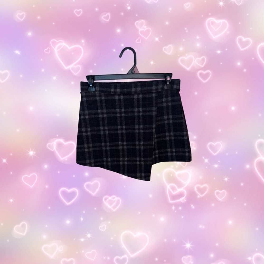 ✨black and grey plaid skirt/skort✨